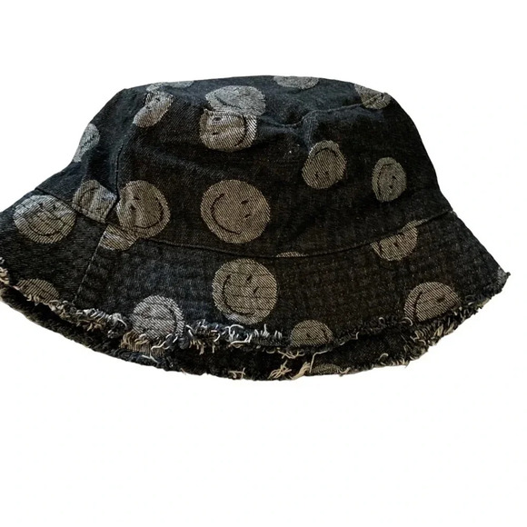 David and Young black happy face bucket hat with fringe on bottom - Picture 1 of 4